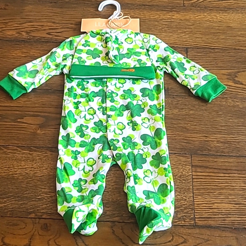 Lila & Jack four leaf clover onsie Size 0-3 Months